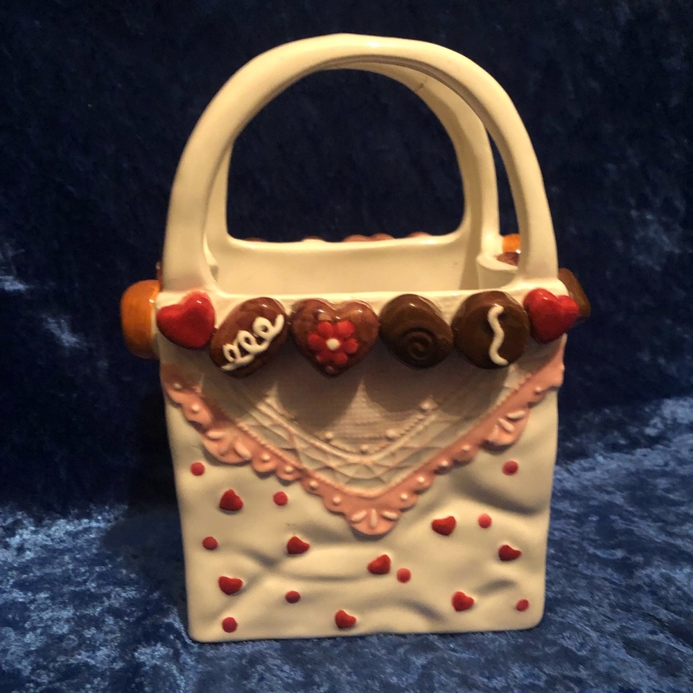 Adorable Ceramic decor/planter by Ganz.